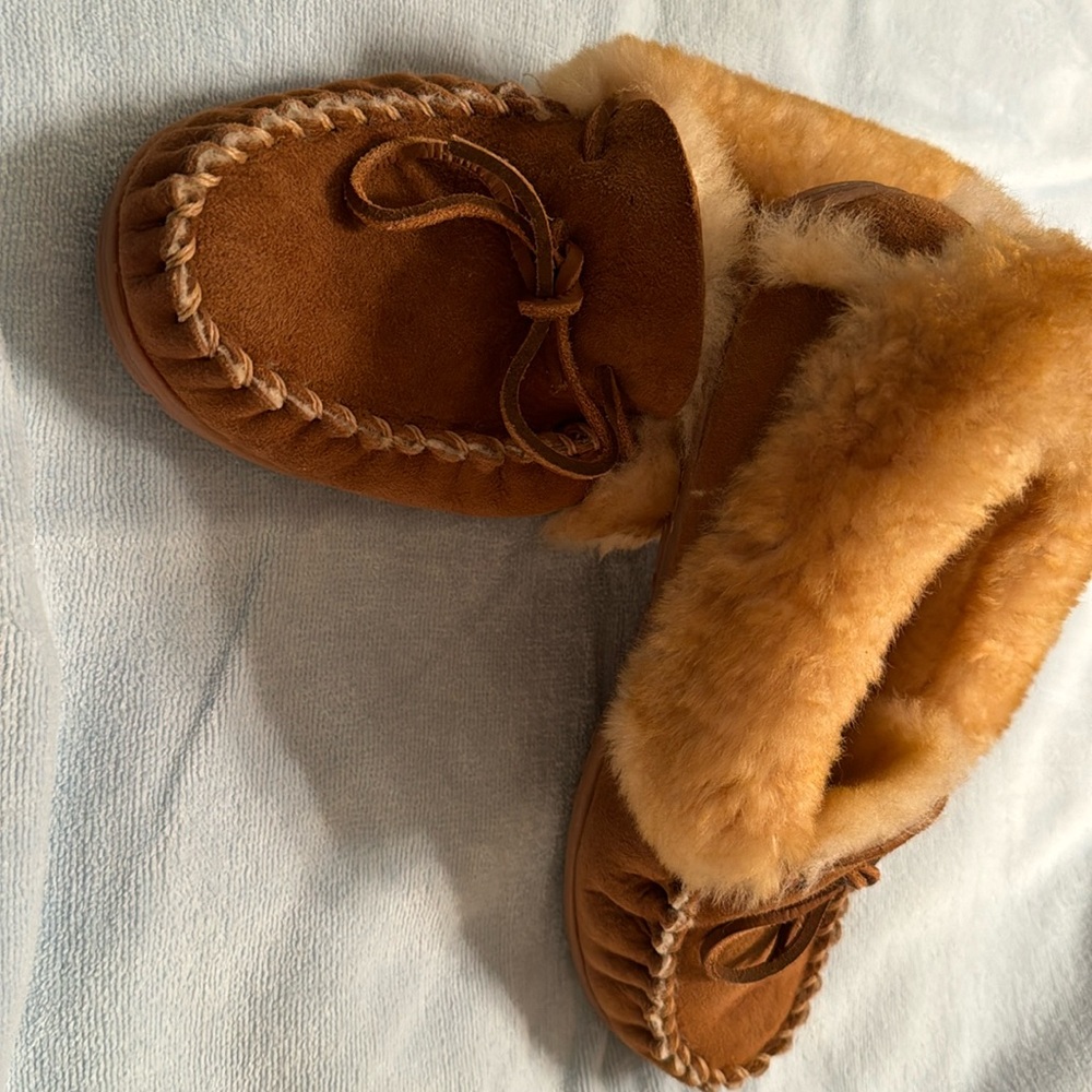 Ll Bean wicked good slippers . Ladies 10 medium. The color brown